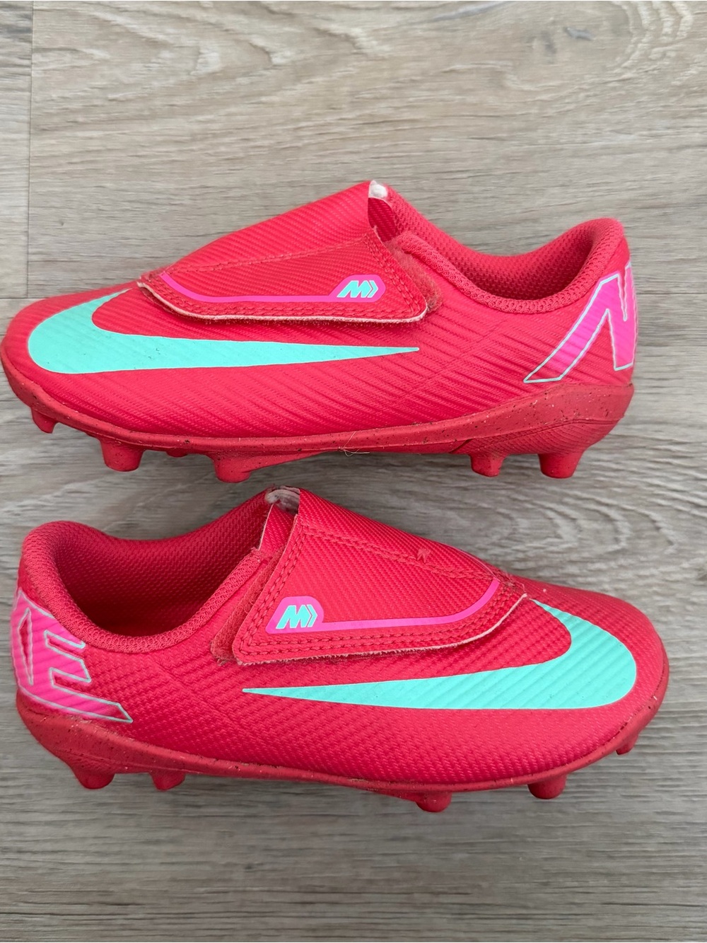 Nike Toddler Girl Bright Pink Soccer Cleats Size 10C